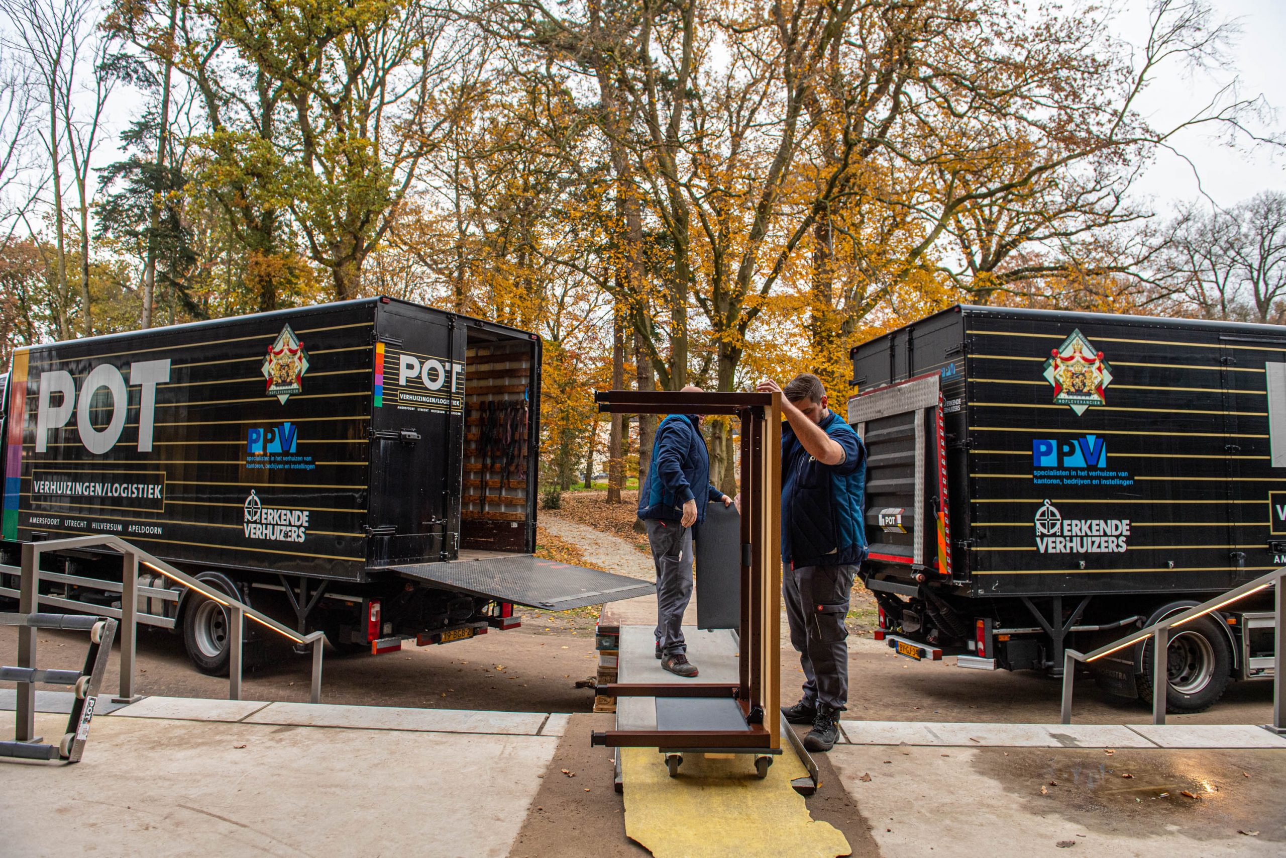 bedrijfsverhuizing-bank Bedrijfsverhuizing uitladen